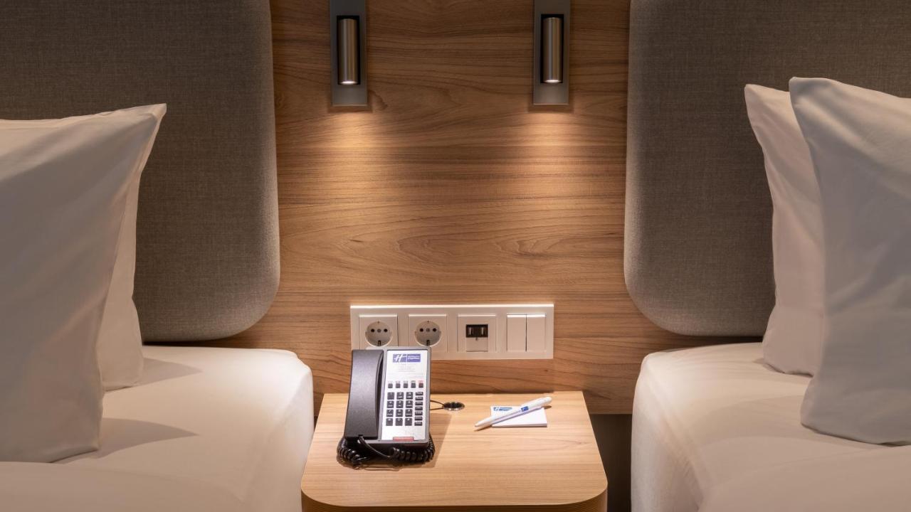 Holiday Inn Express - Munich North By Ihg Eksteriør bilde